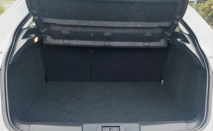 Renault Laguna cena 28900 przebieg: 139000, rok produkcji 2010 z Nowy Wiśnicz małe 704